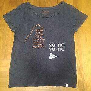 and wander アンドワンダー Tシャツ 半袖 ロゴプリント 紺色