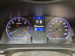 H24年 26 キャラバン (VW2E26)バン スピードメーター 371,620km 中古品 001495 200928 TK