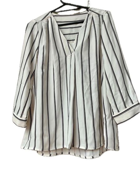 ストライプ柄 Vネック ブラウス 長袖 シャツ トップス ホワイト系 七分袖