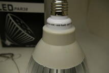 LED電球 PAR38★検索用→FRの2 e26口金 防水等級IP65 LED防水電球 CJR14-14w Ra80 85-265v 3000K size140*140*160mm LEDランプ 外灯_画像2