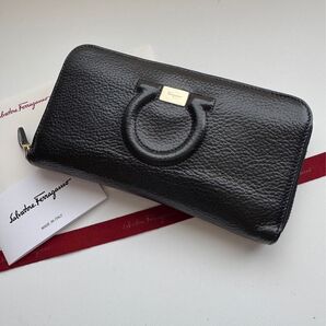 【極上美品】Ferragamo サルバトーレフェラガモ ラウンドファスナー長財布