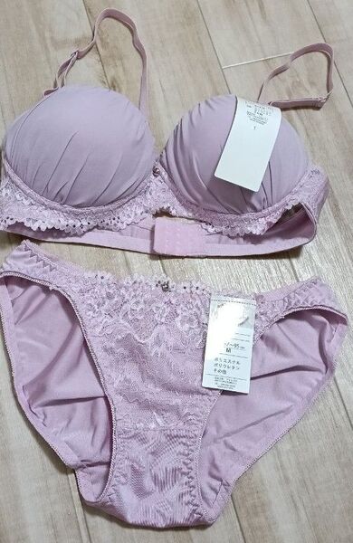 新品タグ付き!ブラ&ショーツセット ノンワイヤーブラ D70 盛りブラ 厚手パッド ピンク レースブラジャー