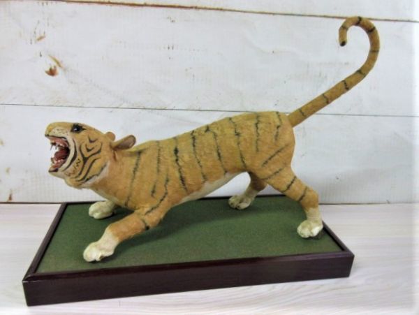 Antique [Brave Tiger] Tiger ornament, May doll, Boy's Festival, amulet, amulet, Japanese paper, with pedestal, storage item, season, Annual event, children's day, May doll