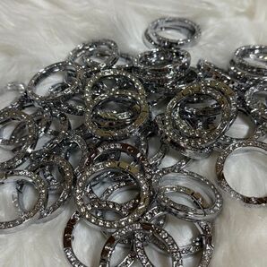 35mm ストーン付きカラビナ 2個180円