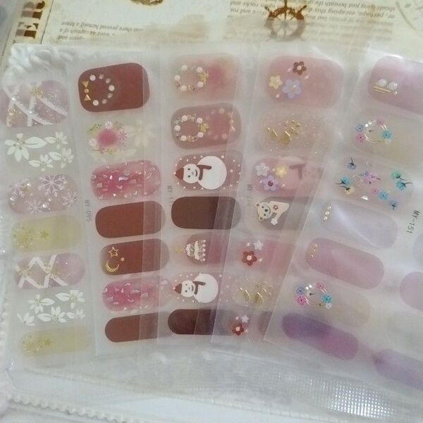 セール価格ハンドネイルシール冬柄×可愛い系♪5枚セット