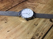 AK940 良品 Daniel Wellington ダニエル ウェリントン 28mm classic B28S01 白文字盤 純正SSメッシュブレス クオーツ レディース 腕時計_画像3