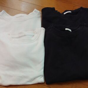校則対応★GU無地トレーナー4枚(黒2枚 白2枚)レディースでも すべてM