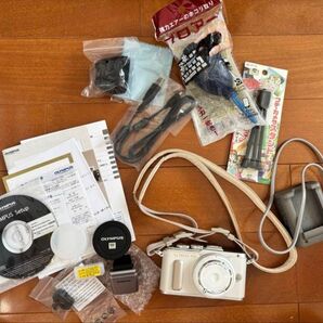 OLYMPUS オリンパス PEN E-PL8 ホワイト ミラーレス一眼カメラ