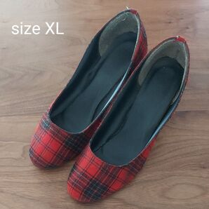 チェックパンプス