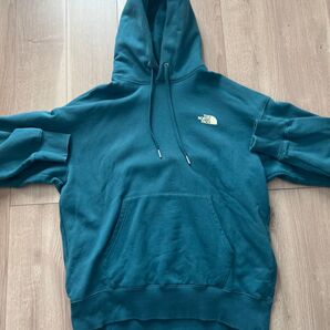 The North Face ダークグリーン パーカー