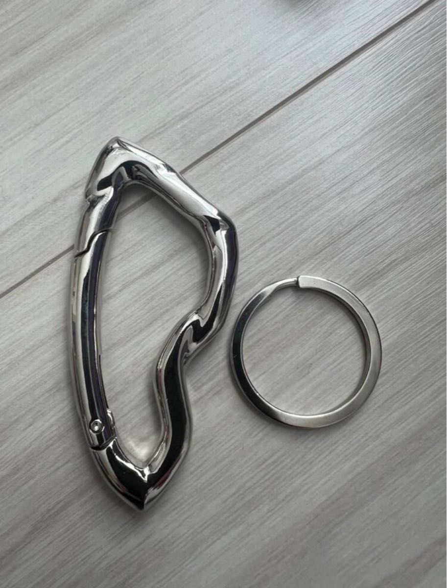 stussy インフルエンサー着用 カラビナ 新品未使用 完売品