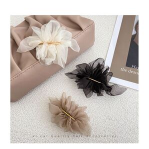 ライトコーヒーシフォンバレッタ上 品可愛いヘアアクセまとめ髪おしゃれ