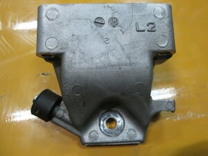 TOT　レクサス　LS　LS600　LS600h　UVF45　エンジンマウンティング ブラケット 　左　12315-38050　