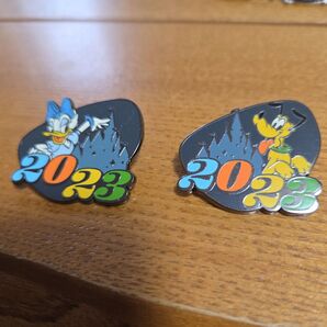 2023 海外ディズニー プルート デイジー ピンバッチ バッジ ピントレーディング ピントレ