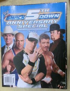 WWE マガジン MAGAZINE SMACK DOWN 5th ANNIVERSARY SPECIAL テイカーポスター ロック オースチン シナ ディーバ 水着 アメリカンプロレス