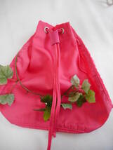 可愛い　ピンク色ポーチ　巾着　ナイロンポーチ　バックインバック　ショッキングピンク　在庫品_画像3