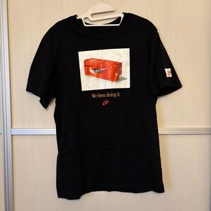 【NIKE】メンズ NSW スウッシュ 50 フォト ショートスリーブ Tシャツ