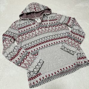 ON THE BYAS 幾何学模様 フード付きパーカーネイティブ柄プルオーバーパーカー M グレー系 レッド系