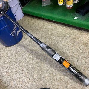 ソフトボール3号用バットCRBN2です。