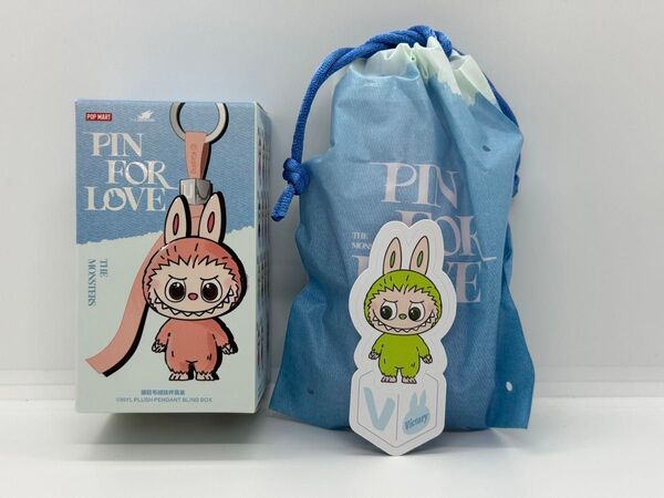 【公式店舗購入品】LABUBU ラブブ THE MONSTERS pin for love 「V」イニシャル ぬいぐるみペンダント