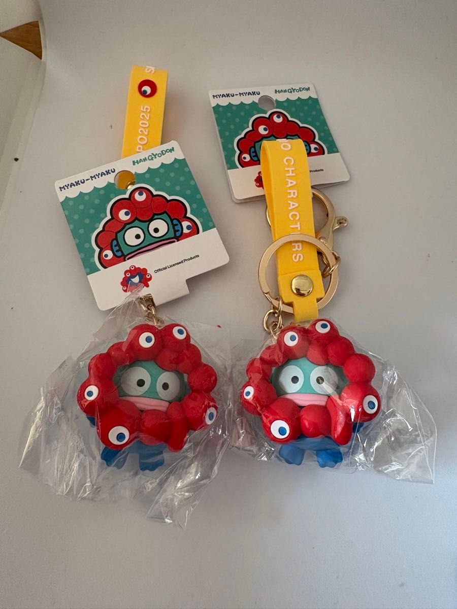 限定 サンリオ ミャクミャク 推しカラー 立体マスコットキーホルダー