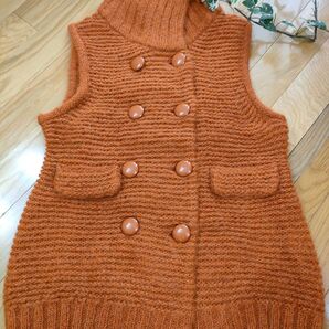 最終■秋冬 質感の良い素敵なベストМ・未使用品 レンガオレンジ系☆