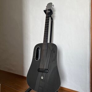 現在入手困難LAVA ME PRO カーボン製アコースティックギター L.R. BAGGSピックアップ付リバーブとコーラス機能付き