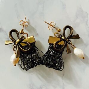 p40 ピアス BKレースとリボンとパール