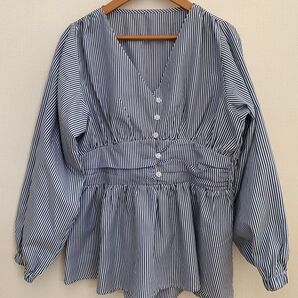 ur's ストライプ柄 Vネック ギャザーブラウス ネイビー系