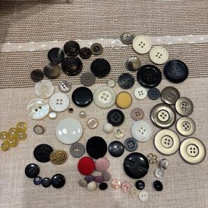 ボタン 服の付属品ボタン ボタン まとめ売り アンティーク ヴィンテージ レトロボタン プラスチックボタン くるみボタン