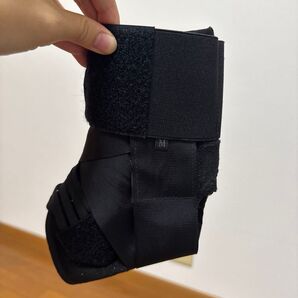 足首サポーター 両足兼用 ブラック 固定 スポーツする方におすすめ