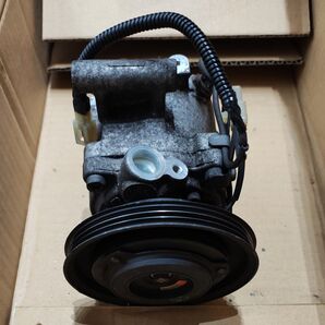 ダイハツ エアコン コンプレッサー