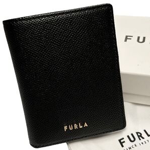 新品未使用 FURLA フルラ 二つ折り財布 レザー コンパクト ブラック ロゴ金具 レディース ウォレット カードケース 黒