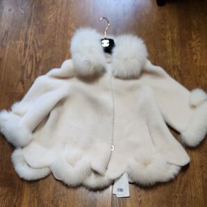 半額以下!新品.タグ付きFoxファー襟、羊毛コート