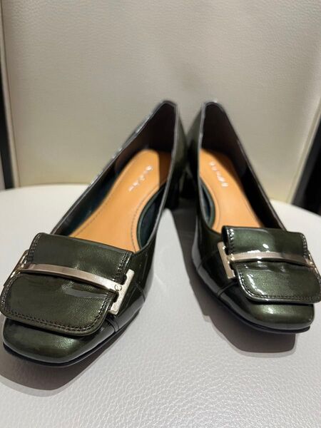 REGALパンプス ローヒール エナメル グリーン系 22cm キレイめコーデにも!