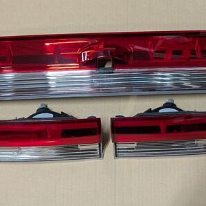 三菱 デリカD5 テールランプ センターガーニッシュ