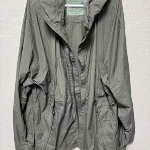 ナイロンジャケット パーカー