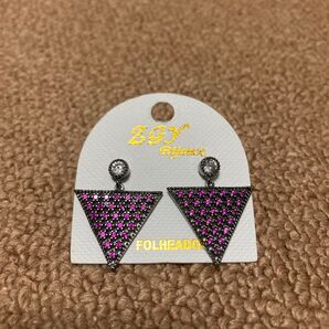 ピアス 三角形 ピンク ブラック ストーン キラキラ