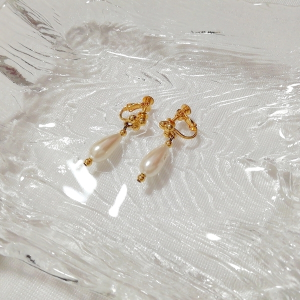 白パールホワイト泪型イヤリング/ジュエリー/アクセサリー White pearl white tears earrings jewelry accessories