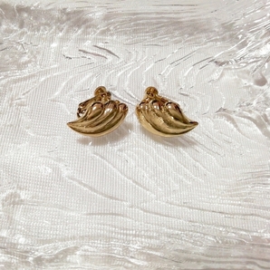 金色葉っぱ型イヤリング/ジュエリー/アクセサリー Golden leaf earrings jewelry accessories