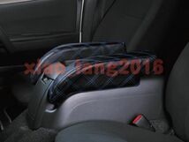 TOYOTA　アームレスト　【HIACE 200 標準(S-GL)】　ブルーキルト柄 トヨタ ハイエース ドレスアップ カスタムパーツ 内装 BMK0105ABL_画像2