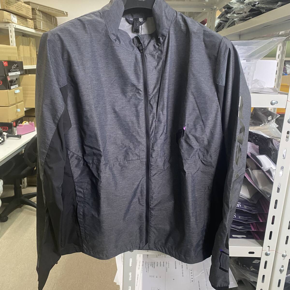 新品未使用　HYOD インサレーションウエア EVM101 グレー　 Lサイズ　