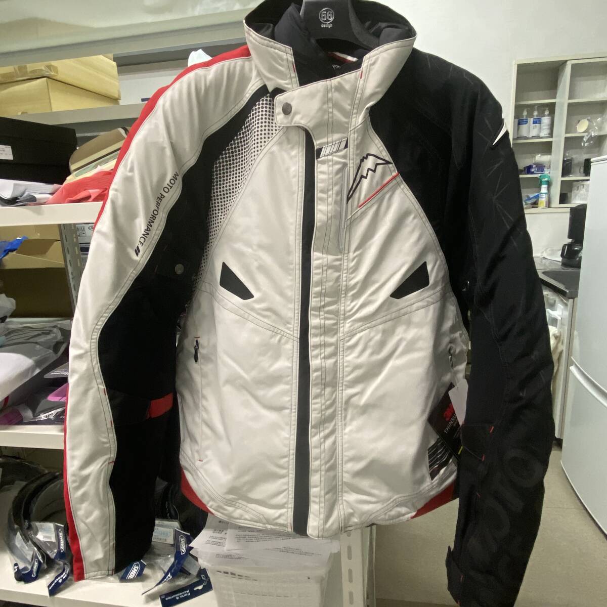 新品未使用KUSHITANI クシタニ K2848 アキュートジャケット サイズ