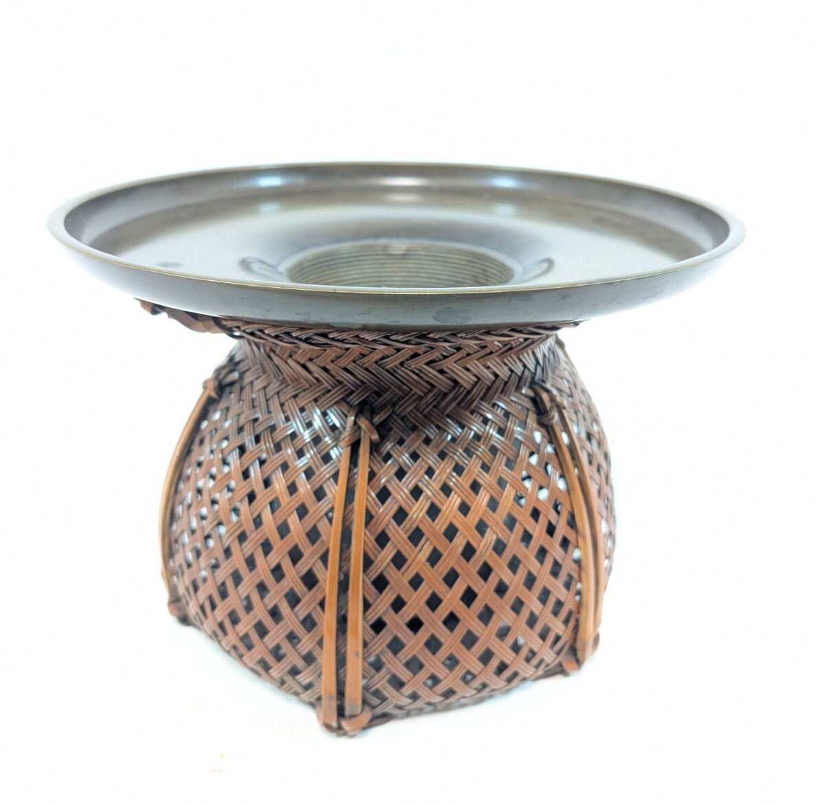 2025年最新】池坊 花器 - 魅力的な伝統工芸の銅製花器が揃う