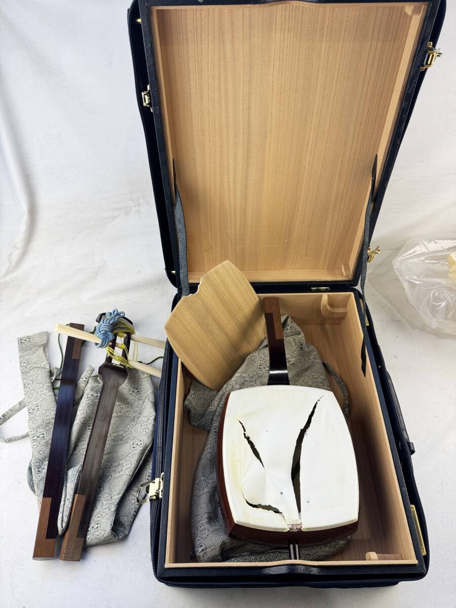 三味線 銀細 子持ち綾杉胴 中古 本体 三味線 銀細 子持ち綾杉胴 中古 本体 三味線 中古 銀細 子持ち 綾杉