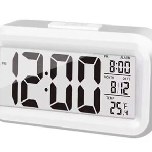 【送料無料】小型置き時計LEDデジタル目覚まし時計タテ5.5㎝×ヨコ8.8㎝×幅2.6㎝バックライト単四電池 カレンダースヌーズ 英語説明書