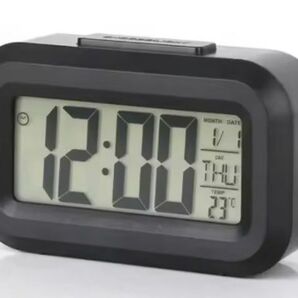 【送料無料】小型置き時計LEDデジタル目覚まし時計タテ5.5㎝×ヨコ8.8㎝×幅2.6㎝バックライト単四電池スヌーズ カレンダー 英語説明書