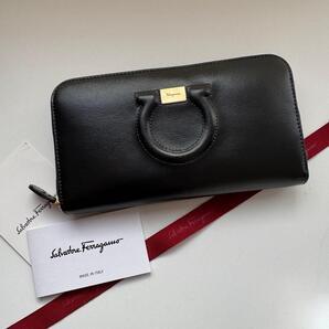 【美品】Ferragamo サルバトーレフェラガモ 2つ折り長財布