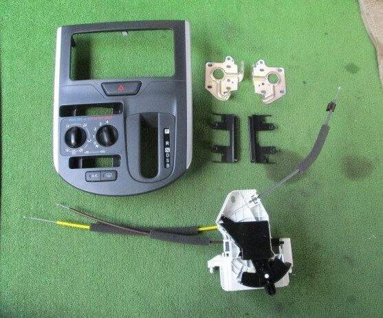 タント LA600S オーディオパネル エアコンスイッチ H26年 ダイハツ 隙