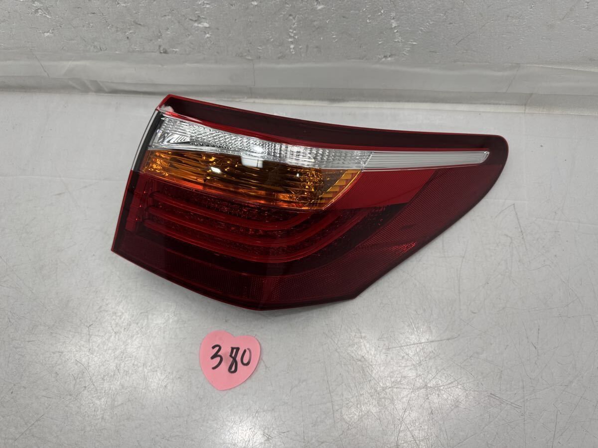 UVF45 中期 レクサス LS 純正右テールランプ！(380)